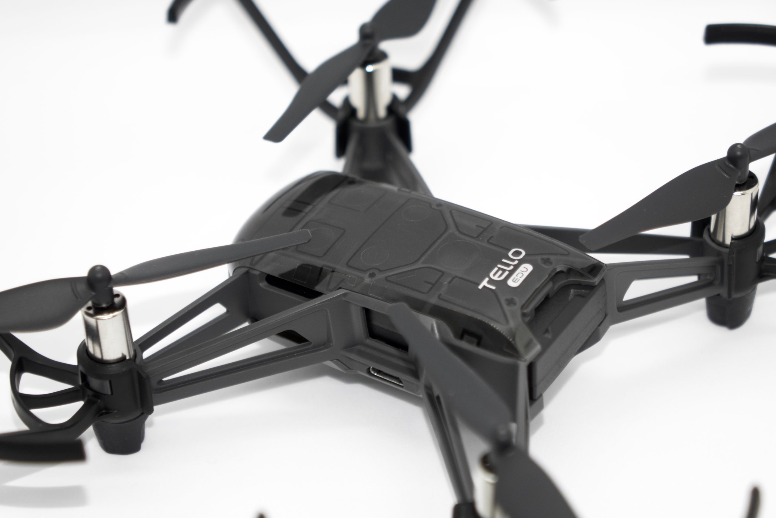 DJI の教育用トイドローン TELLO EDU で編隊飛行に挑戦（２）