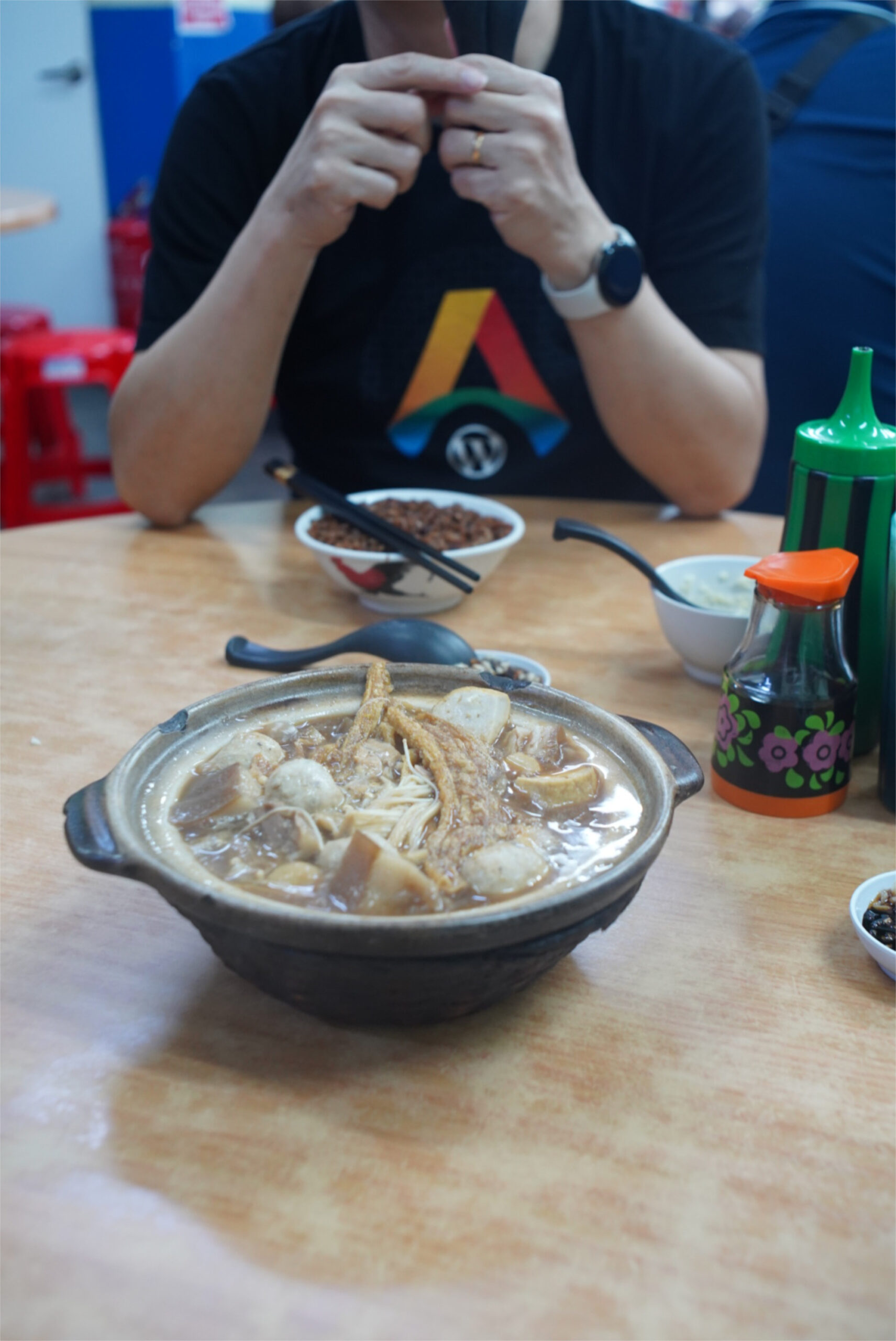 ペナンのローカルで人気のバクテー（肉骨茶）